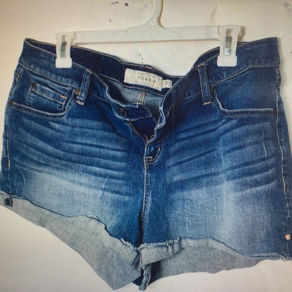 Really comfortable Sexy Torrid Jean shorts 16